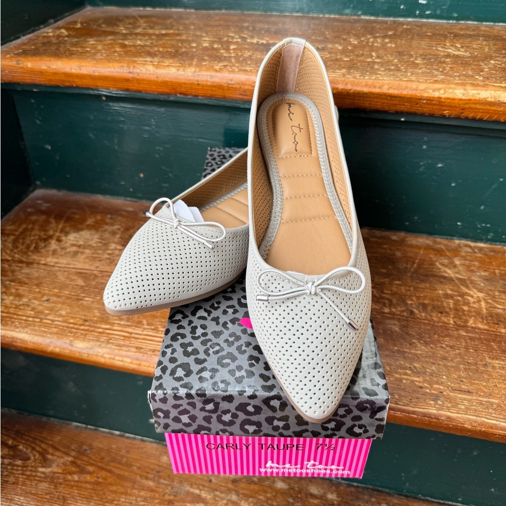 Me Too Light Carly Taupe Pointed Bow Ballet Flats 7.5